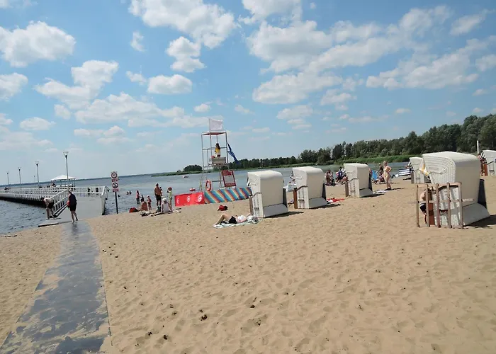 In For 6 Persons 別荘 Stepnica